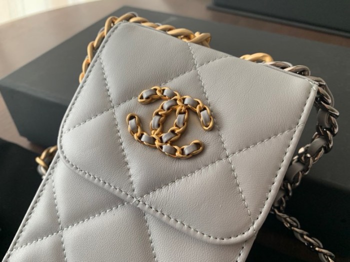 Handbag   Chanel AP1773  size 18.5cmx10cmx2.5 cm 