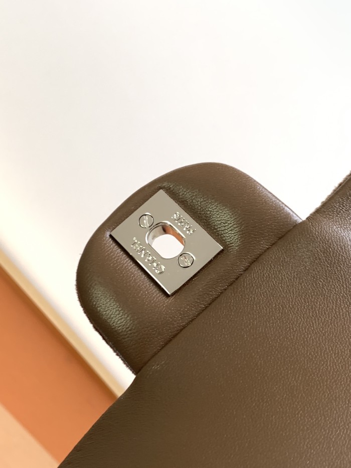  Handbag  Chanel  size  20  cm