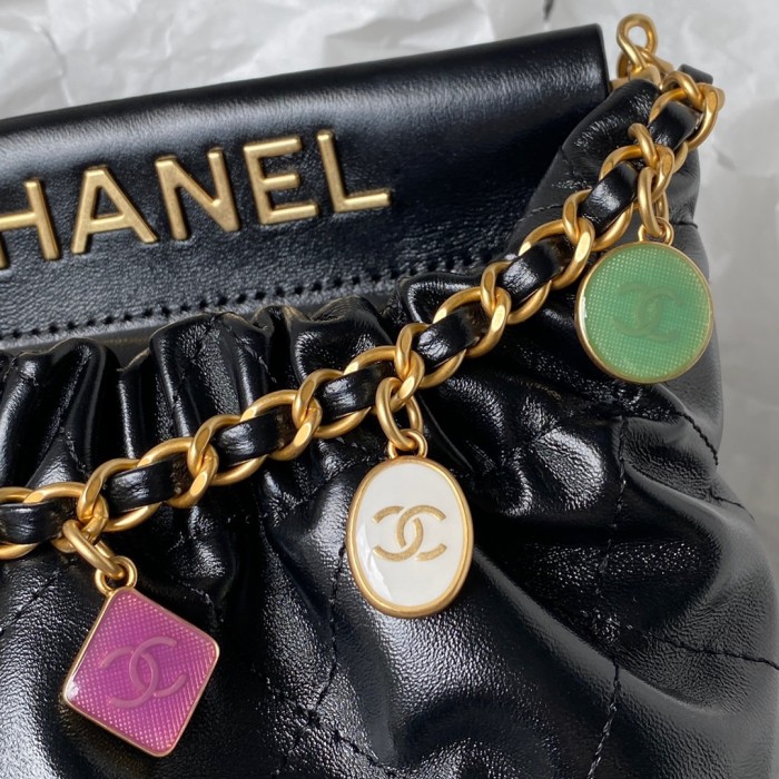  Handbag   Chanel  AS3793   size 17-16-7 cm