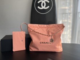  Handbag  Chanel  size  39cmx42cmx8 cm