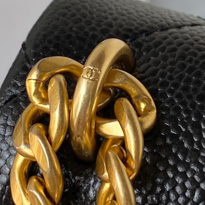  Handbag  Chanel AS3828  size 12X19x8 cm