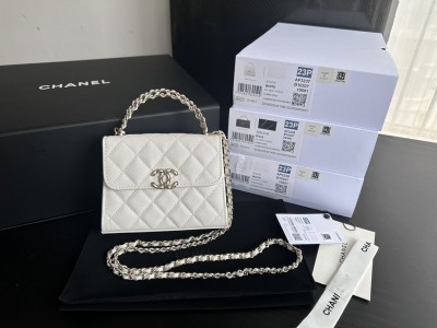  Handbag   Chanel  3237  size  15.5cmx12cmx6 cm