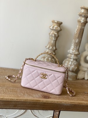  Handbag   Chanel 81195 size  size  16  9.5  8  cm