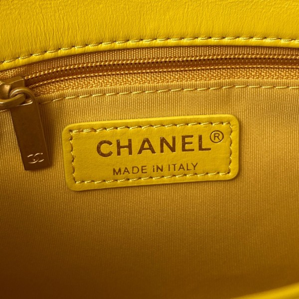 Handbag  Chanel AS3206   size 16-22-7 cm