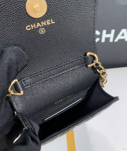 Handbag   Chanel  size  18*3*11.5  cm