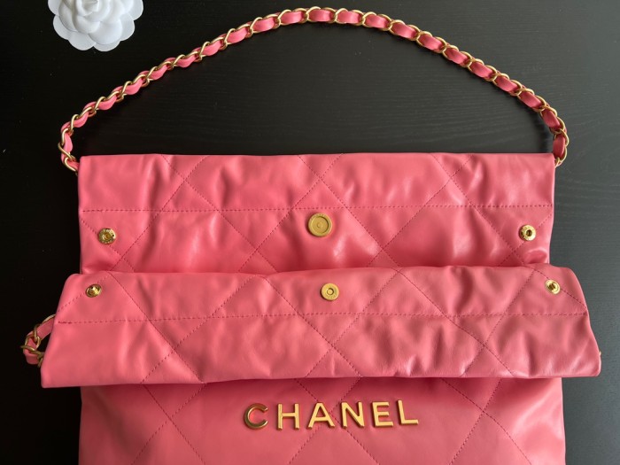  Handbag   Chanel  size  39cmx42cmx8 cm