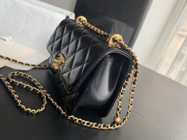  Handbag   Chanel  size  22 cm