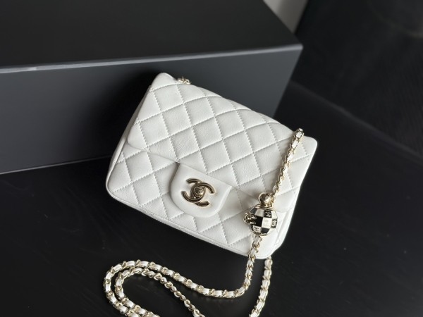 Handbag   Chanel  AP1786  size  18  cm
