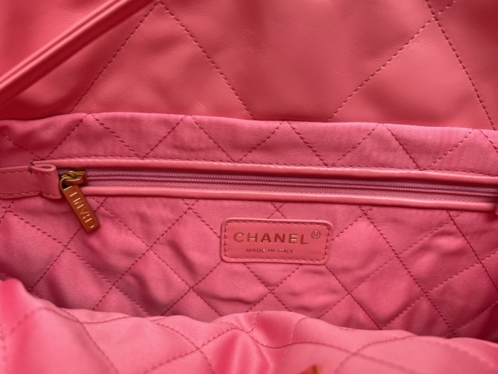  Handbag   Chanel  size  39cmx42cmx8 cm