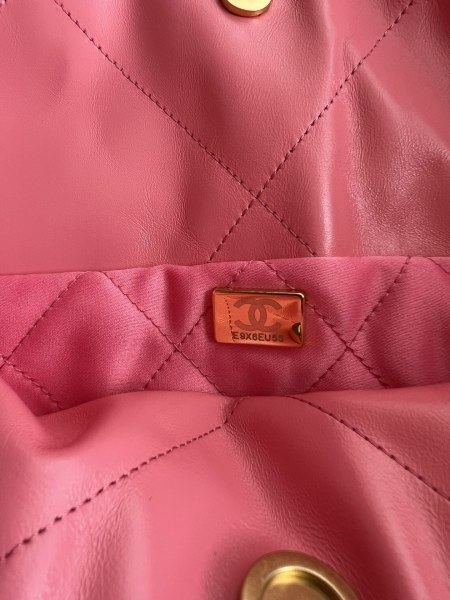  Handbag   Chanel  size  39cmx42cmx8 cm