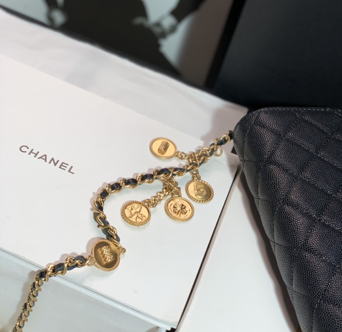 Handbag   Chanel  size  19*12.5*3  cm