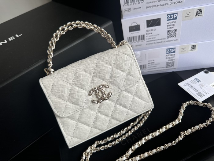  Handbag   Chanel  3237  size  15.5cmx12cmx6 cm