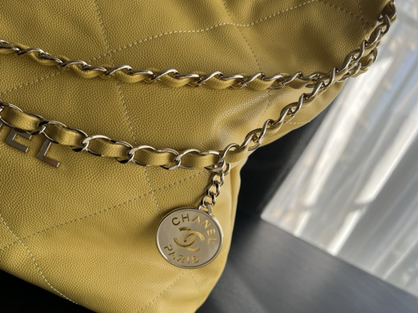  Handbag  Chanel  size  35cmx37cmx7 cm