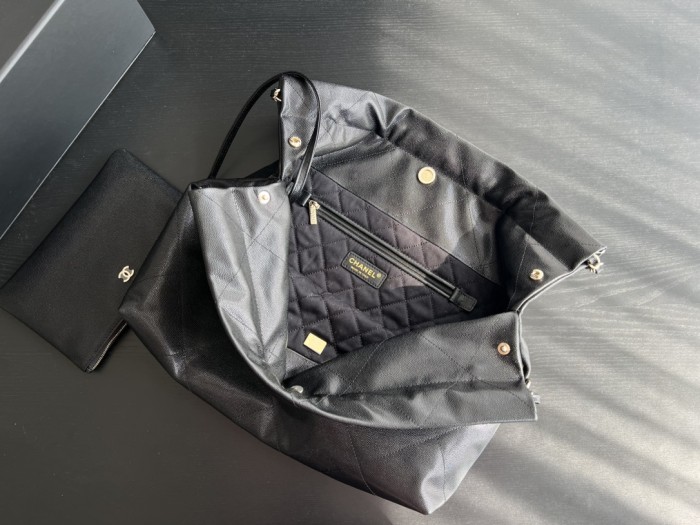  Handbag   Chanel  size  39cmx42cmx8 cm