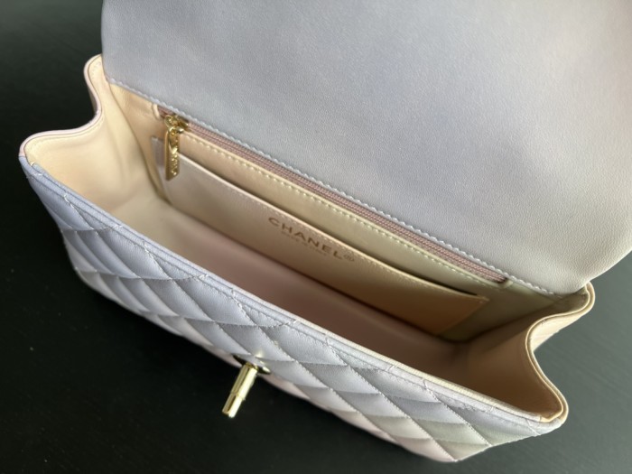  Handbag  Chanel   AS2431  size  20cmx13cmx9 cm