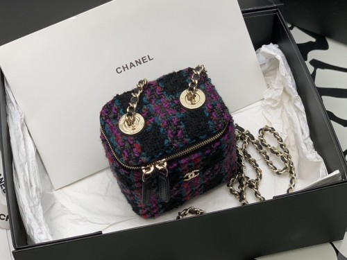 Handbag   Chanel 99218  size 8.5*11*7* cm