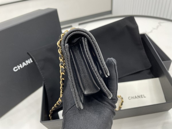 Handbag   Chanel  AP1664  size  13.5*9.4*4.5 cm