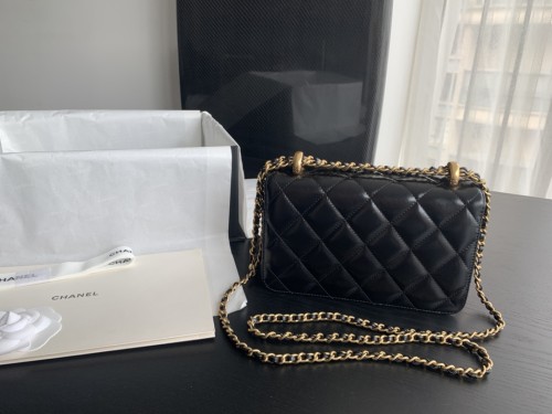  Handbag   Chanel  size  22 cm