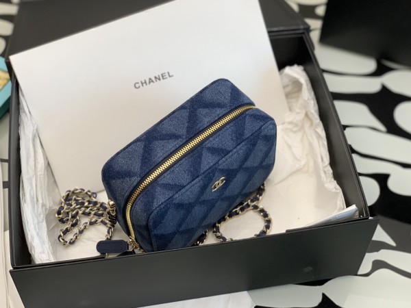 Handbag   Chanel 2462 size  14×10×6 cm
