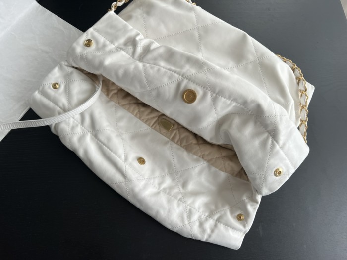  Handbag   Chanel   size 39cmx42cmx8 cm