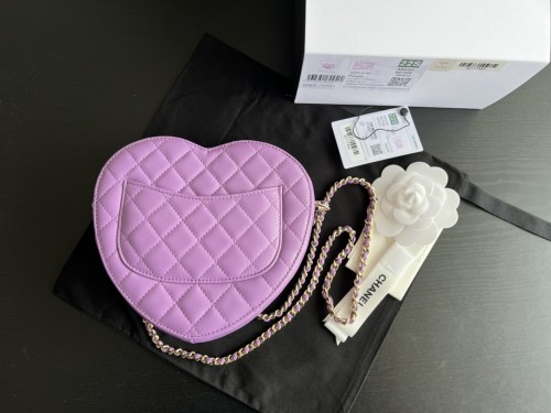 Handbag  Chanel   size  18cmx17cmx5 cm