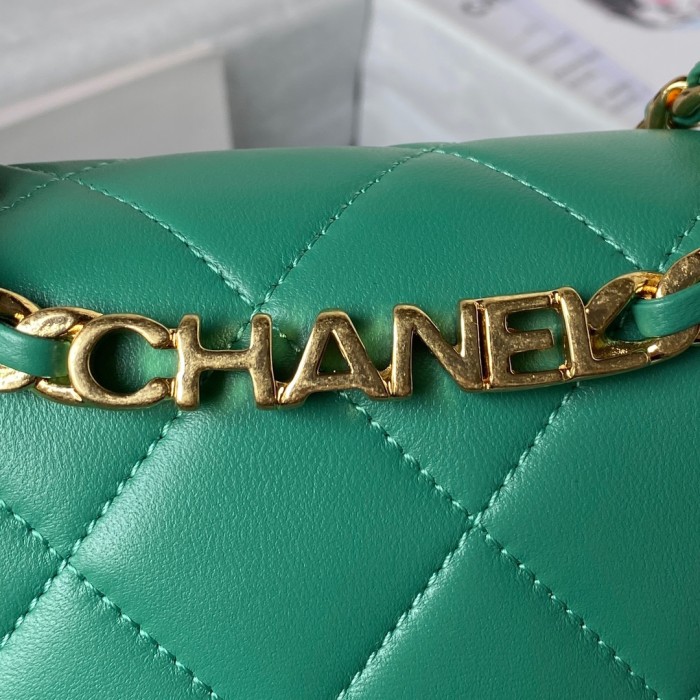  Handbag   Chanel  size  20 cm