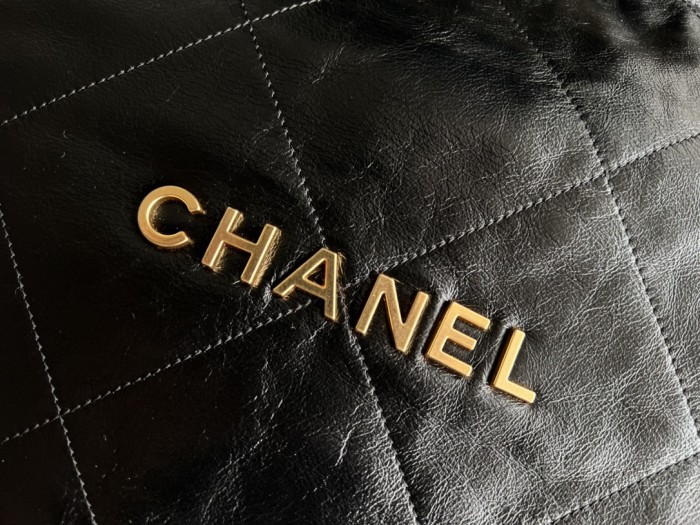  Handbag   Chanel   size  35cmx37cmx7 cm