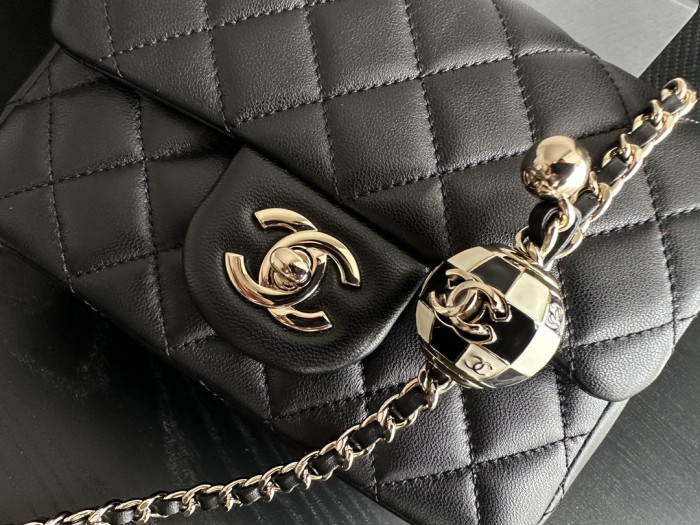  Handbag   Chanel AP1786  size  18  cm