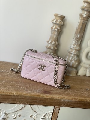 Handbag   Chanel  81194  size  17 cm