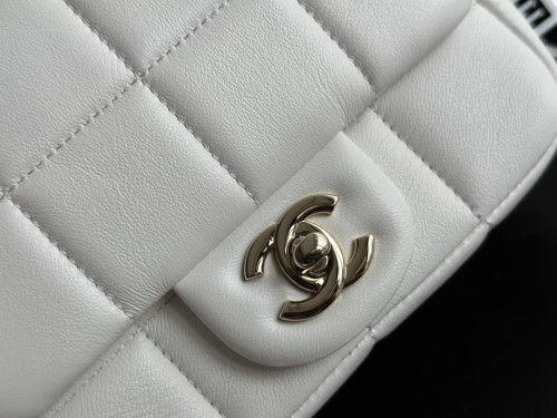 Handbag   Chanel  AP3744  size  18  cm  