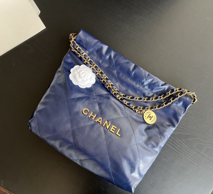  Handbag   Chanel   size   39cmx42cmx8 cm