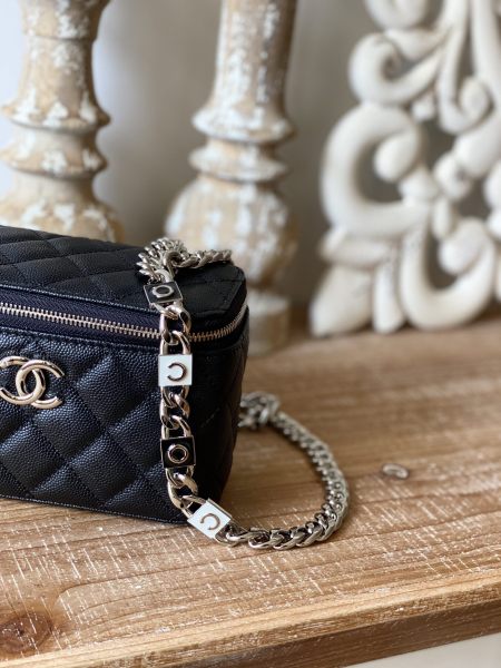  Handbag Chanel  81194  size  17 cm 