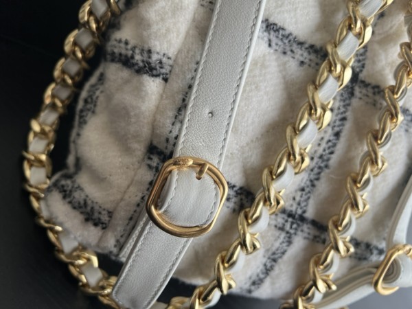 Handbag   Chanel  AS361  size 24cmx21cmx10 cm