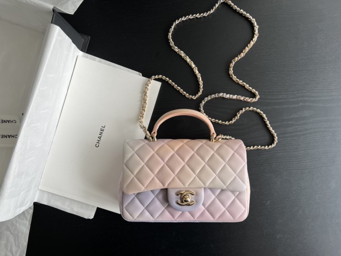  Handbag  Chanel   AS2431  size  20cmx13cmx9 cm