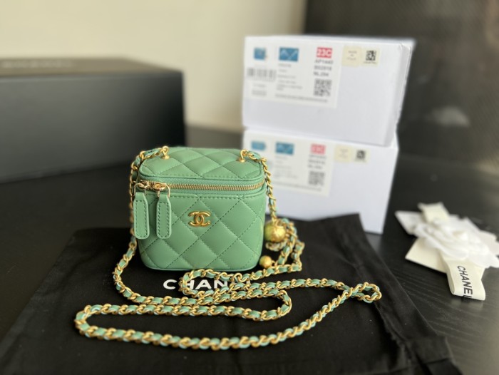 Handbag   Chanel  AP1447  size 8.5cmx11cmx7 cm