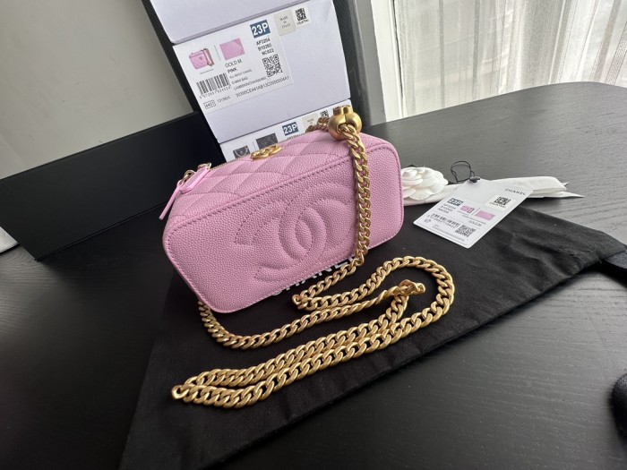  Handbag   Chanel  3204  size  16cmx8cmx10 cm  