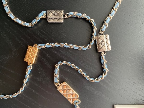 Handbag  Chanel  2444  size  10cmx8cmx1.5 cm