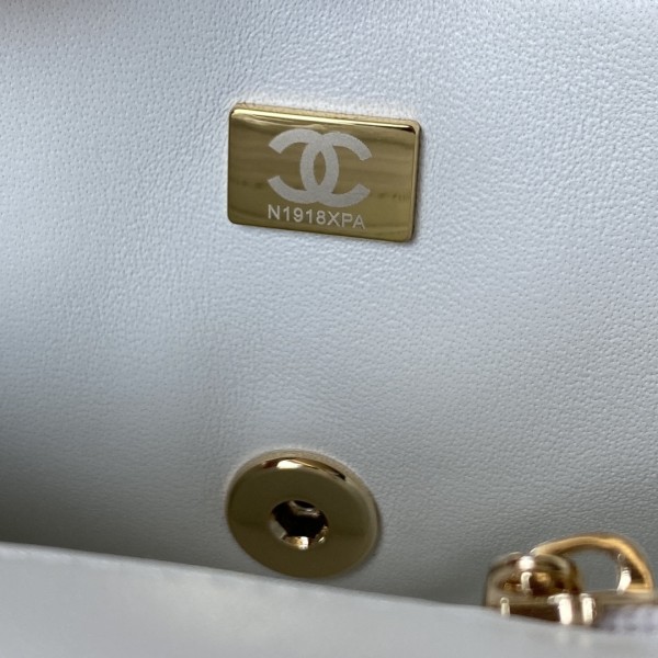  Handbag Chanel AS2431  size  20x12x6 cm