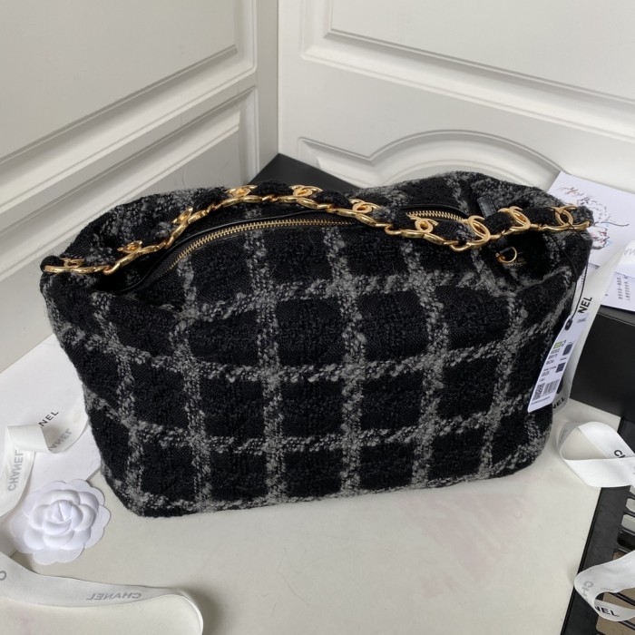 Handbag   Chanel  AS3632  size  45X27X16 cm