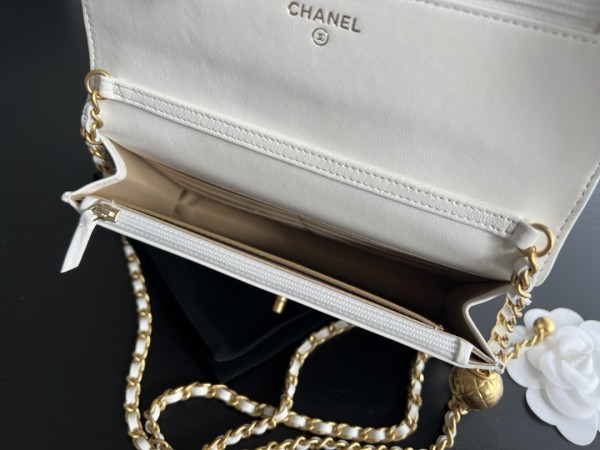 CHANEL WOC Smooth Lambskin With Gold Metal Shoulder Bag, Crossbody Bag Mini Women's White AP1450-B02916-10601 size 19*4*12cm