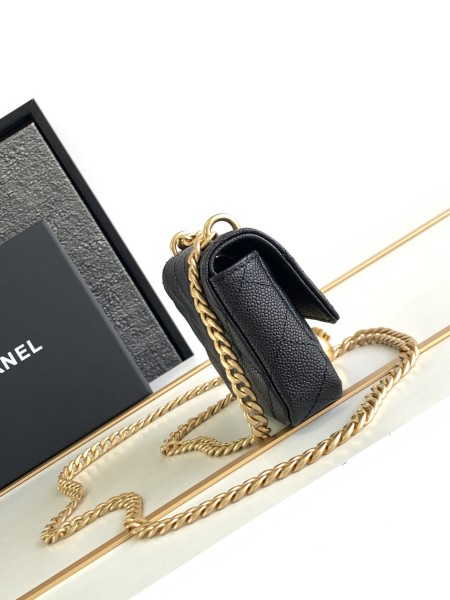  Handbag  Chanel  size  12.5  9  4.5 cm