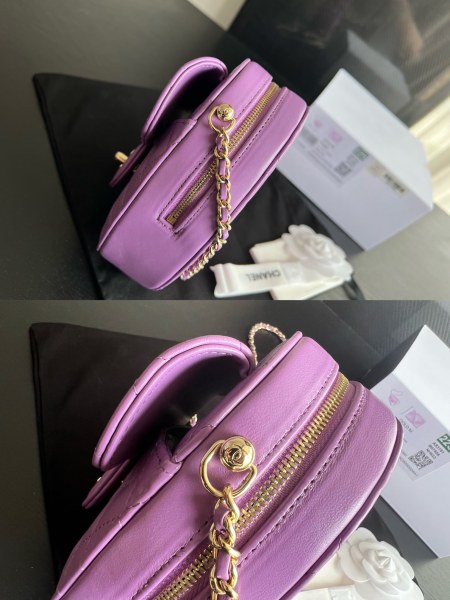 Handbag  Chanel   size  18cmx17cmx5 cm