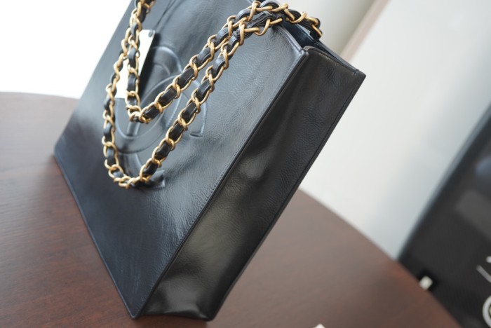  Handbag  Chanel  AS1945  size  32cmx30cm×10 cm