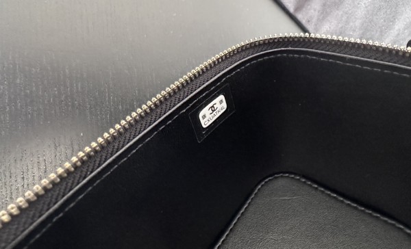  Handbag   Chanel  3204  size  16cmx8cmx10 cm