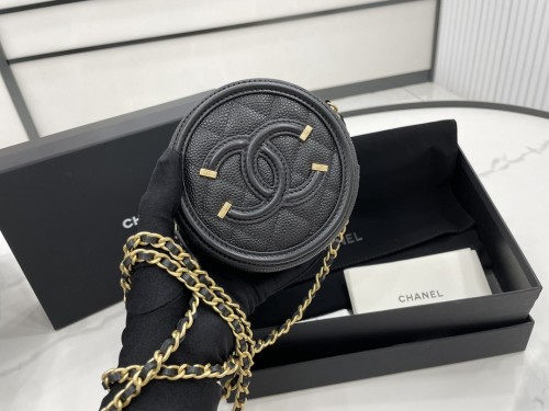 Handbag   Chanel  size  12 cm 