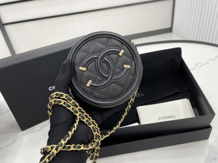 Handbag   Chanel  size  12 cm 