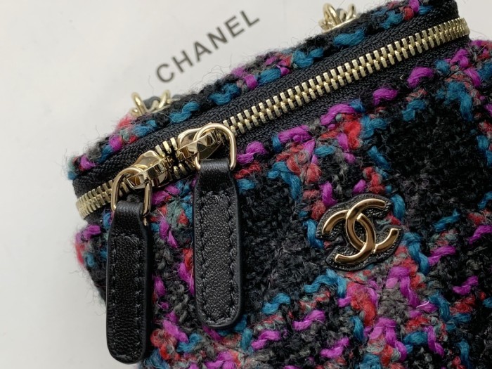 Handbag   Chanel 99218  size 8.5*11*7* cm