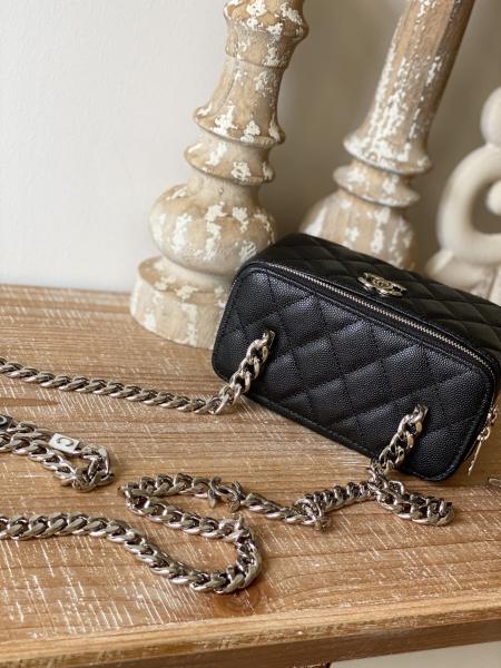  Handbag Chanel  81194  size  17 cm 