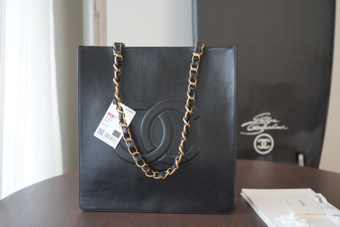  Handbag  Chanel  AS1945  size  32cmx30cm×10 cm