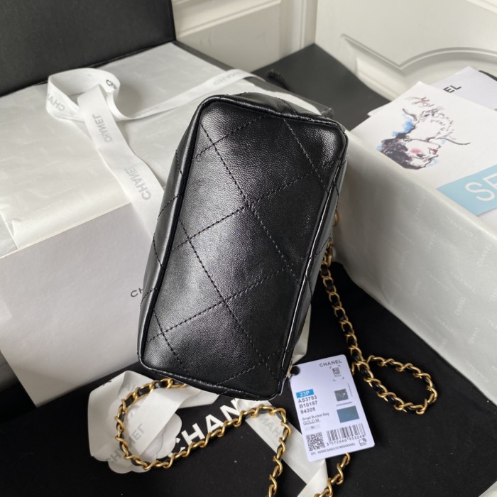  Handbag   Chanel  AS3793   size 17-16-7 cm